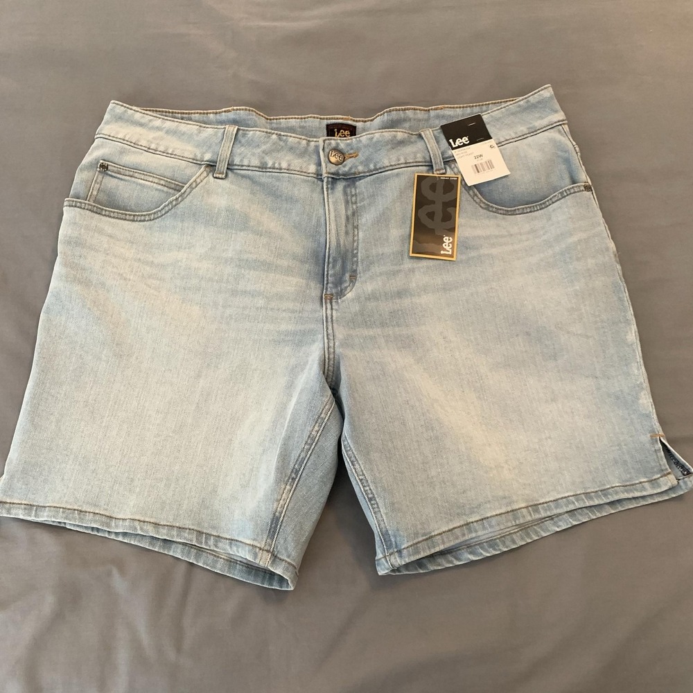 Lee Bermuda Shorts Womens 22W Light Wash Denim Jean Mid Rise Stretch 8 Inseam
